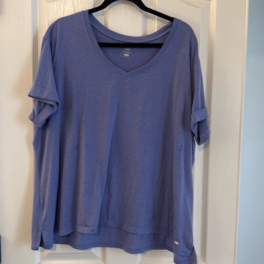 Light purple v-neck cuffed sleeve t-shirt